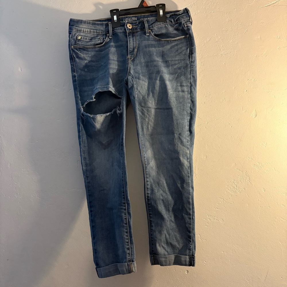Denizen from Levi’s Low Rise Boyfriend Jeans Women’s W31 Distressed Cuffed Denim